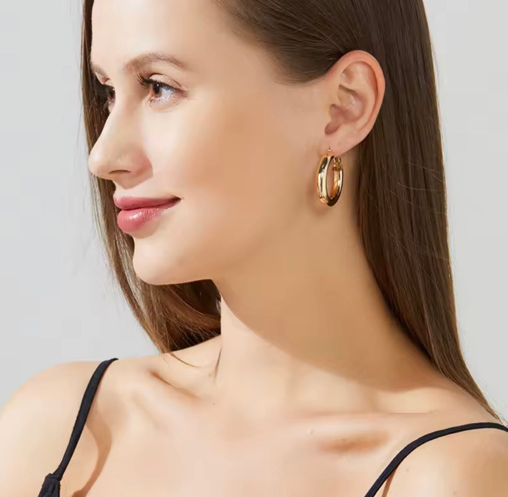 Classic Glow – Elegante Creolen in Gold & Silber