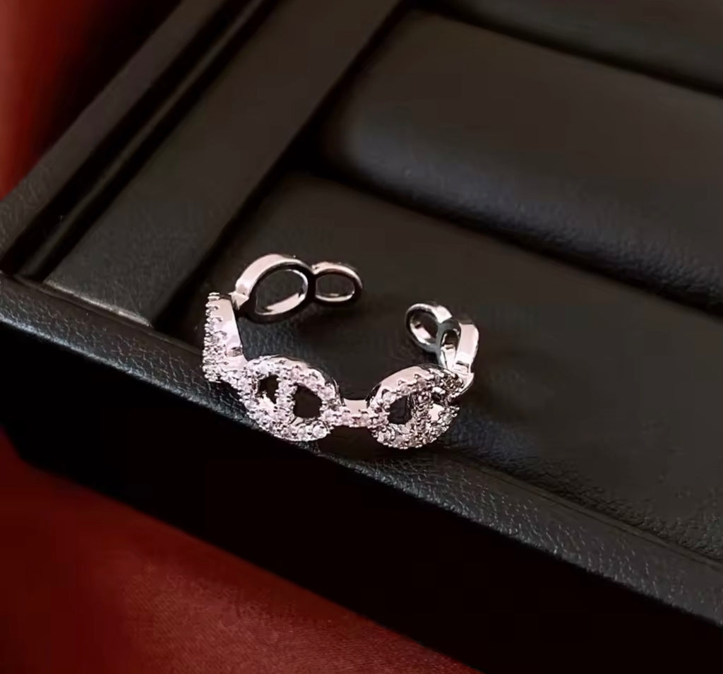 Minimalistischer offener Goldring